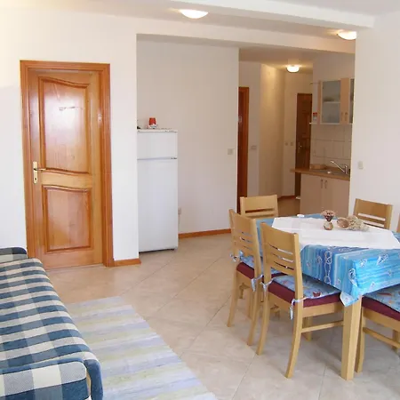 Апартаменты Plavac Mali-4 By Interhome *