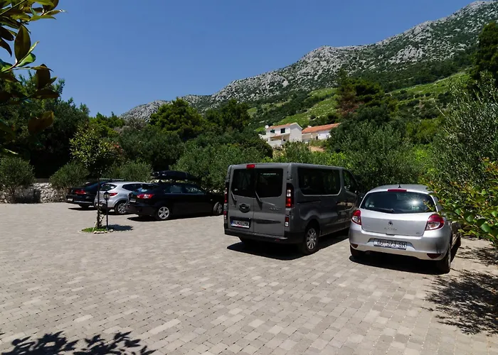 Plavac Mali-4 By Interhome Potomje