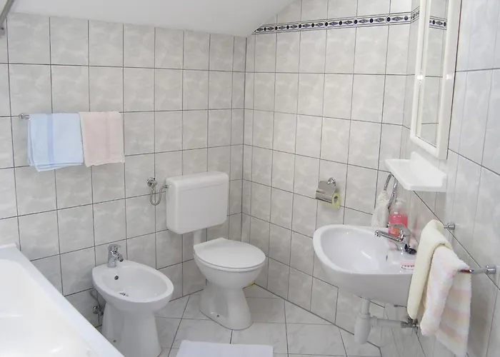 公寓 Plavac Mali-4 By Interhome Potomje